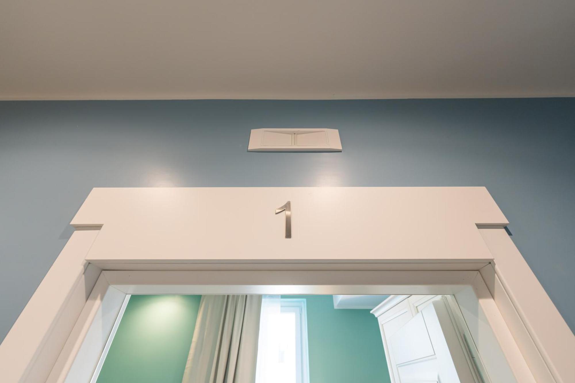 Daca Luxury Rooms Naples Exterior photo