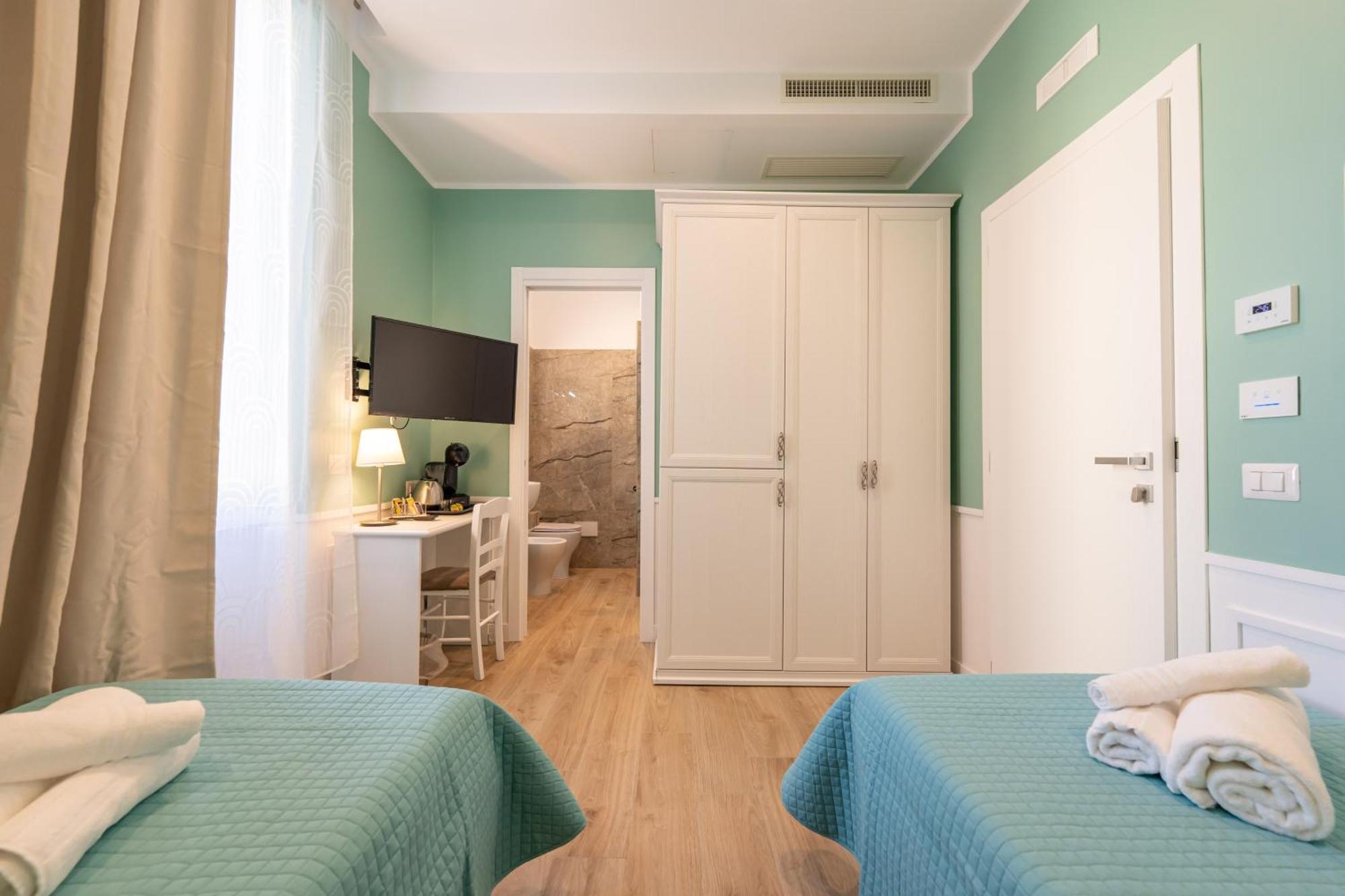 Daca Luxury Rooms Naples Exterior photo