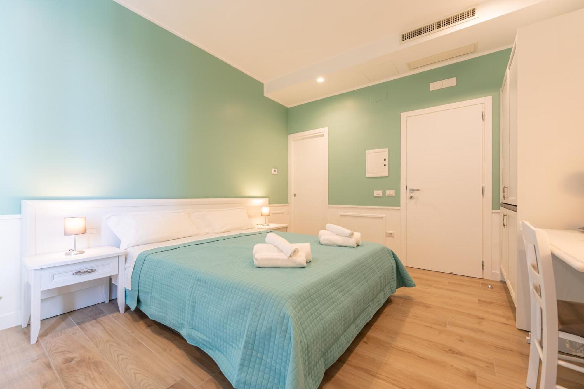Daca Luxury Rooms Naples Exterior photo